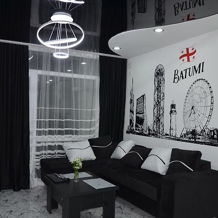 Studio "Black - White" Батуми Екстериор снимка