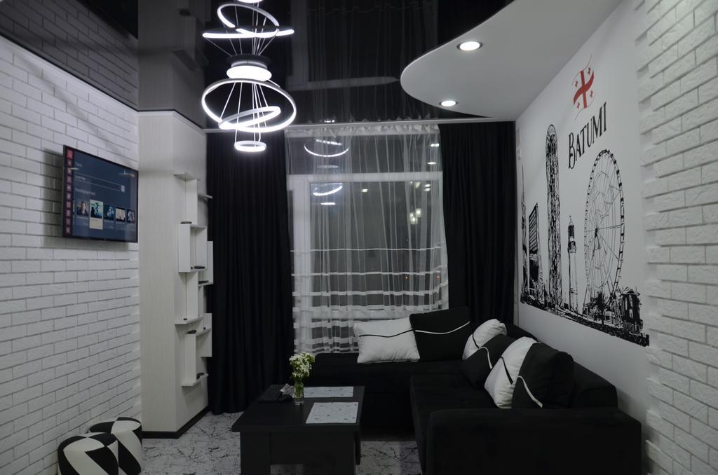 Studio "Black - White" Батуми Екстериор снимка