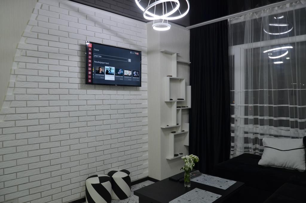 Studio "Black - White" Батуми Екстериор снимка